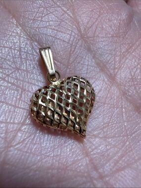 10K Gold Israel Heart Lattice Pendant